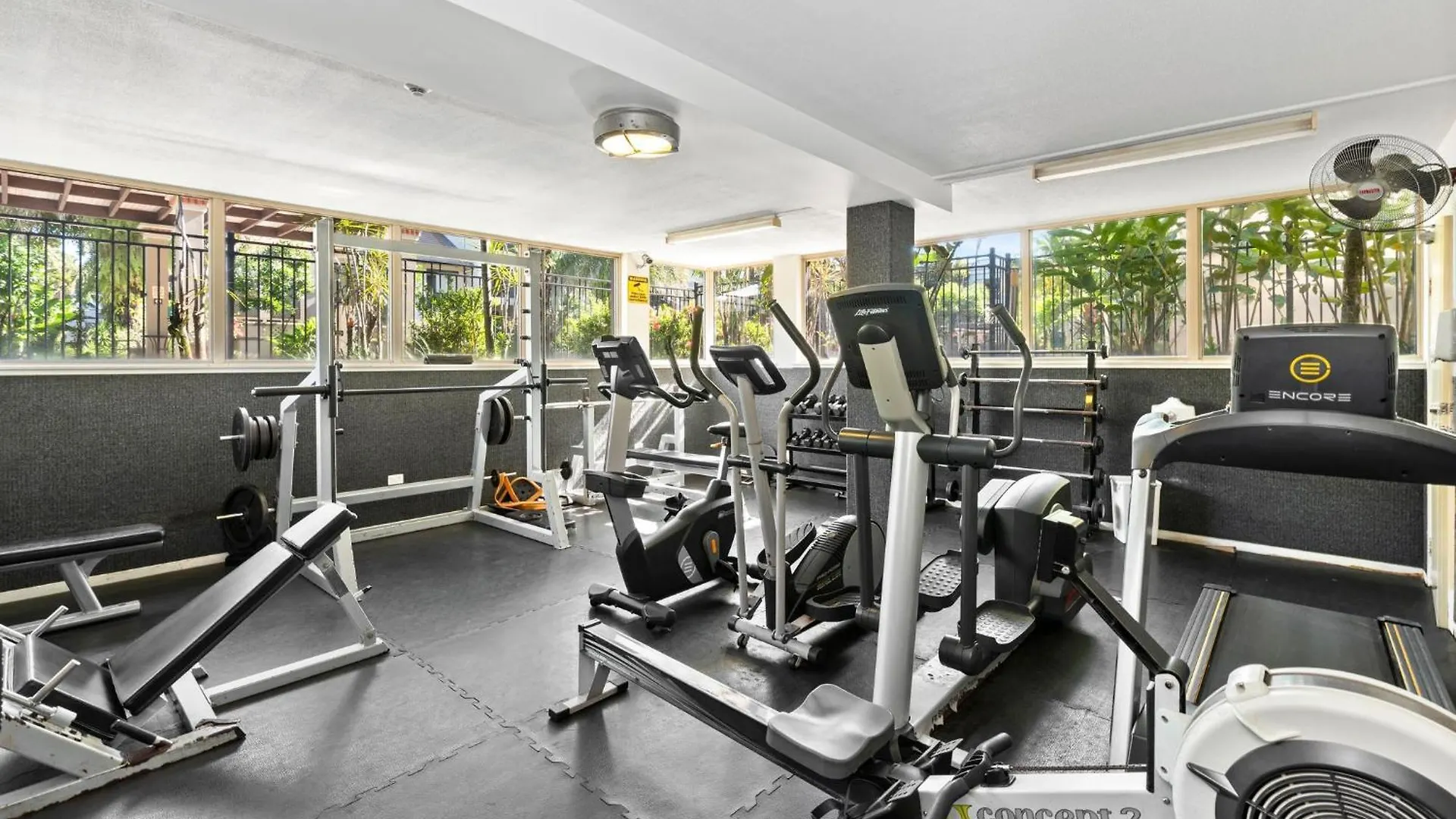 Palmview Heights - 9 Pools Bbq & Gym Διαμέρισμα Westcourt Αυστραλία